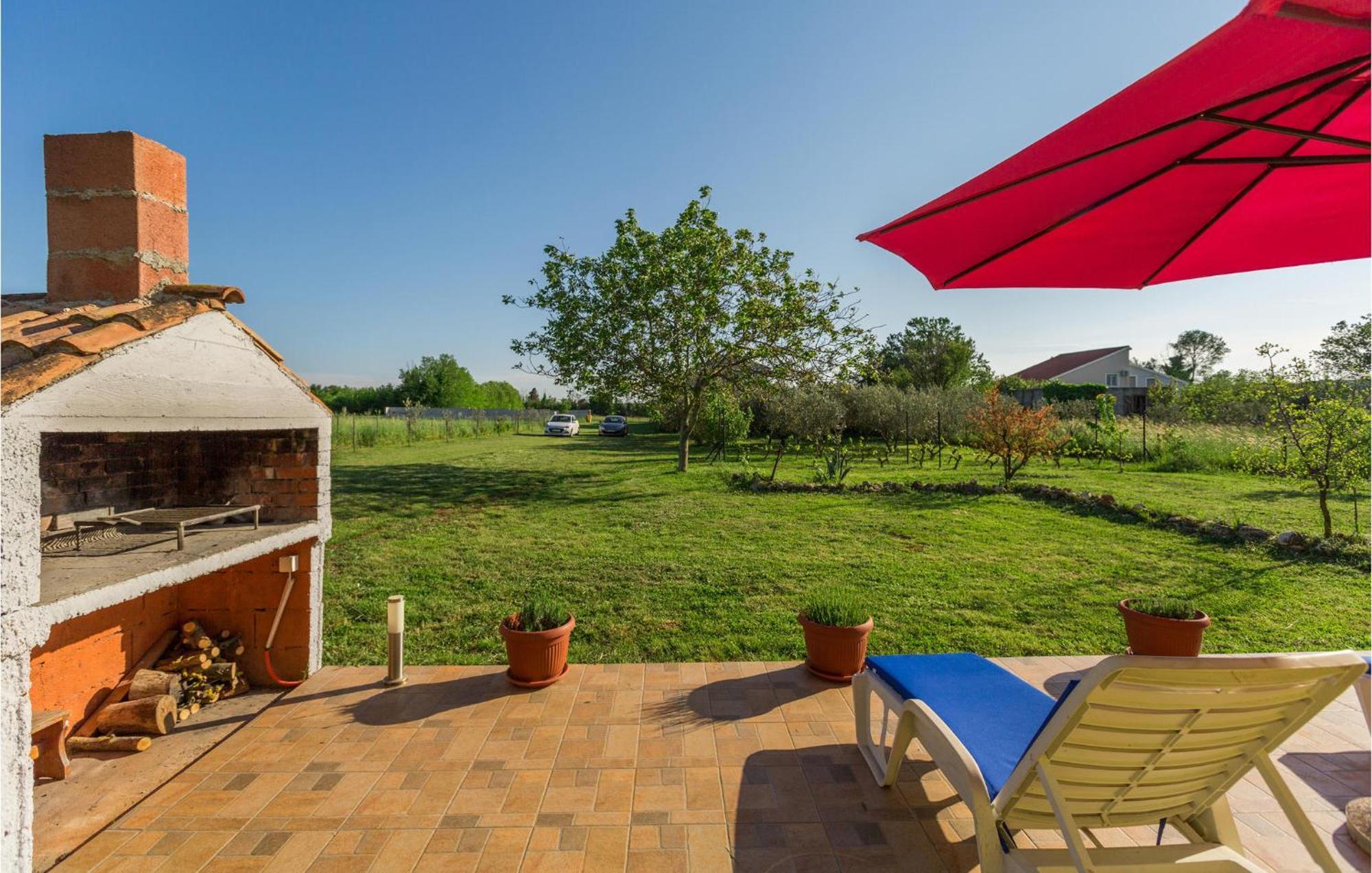 Nice Studio In Pula With Kitchen Exterior photo