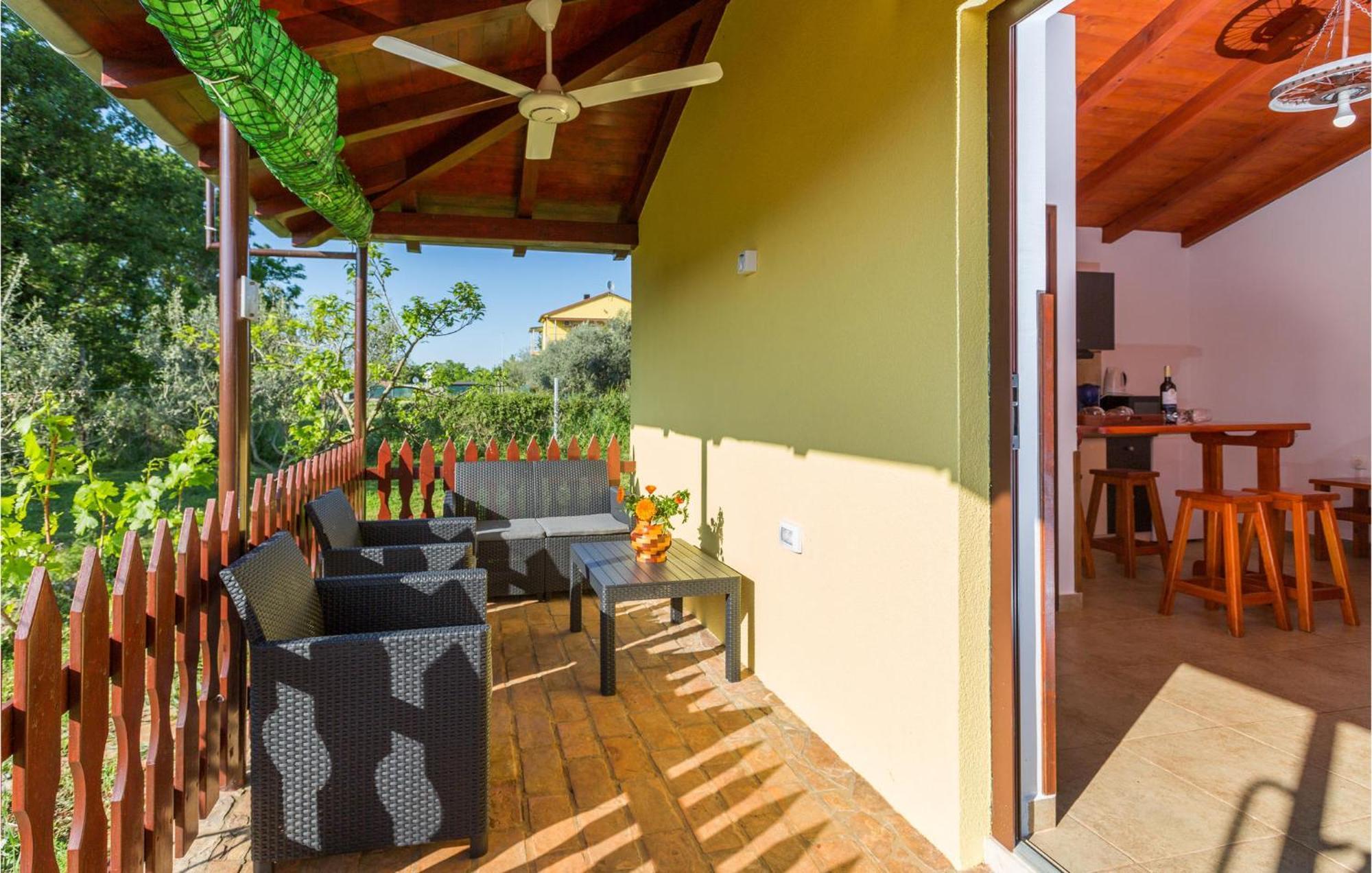 Nice Studio In Pula With Kitchen Exterior photo